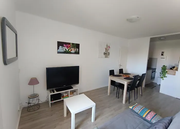 A 5 Mn De La * 圣伊莱尔·德列